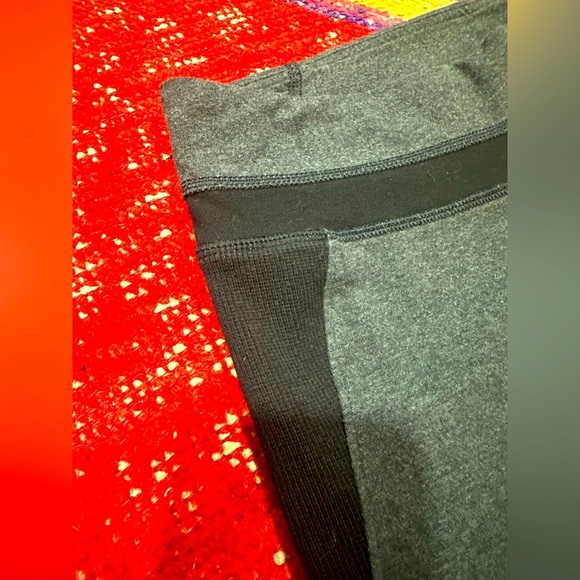 LULULEMON unique soft leggings sz 4 - Picture 4 of 9